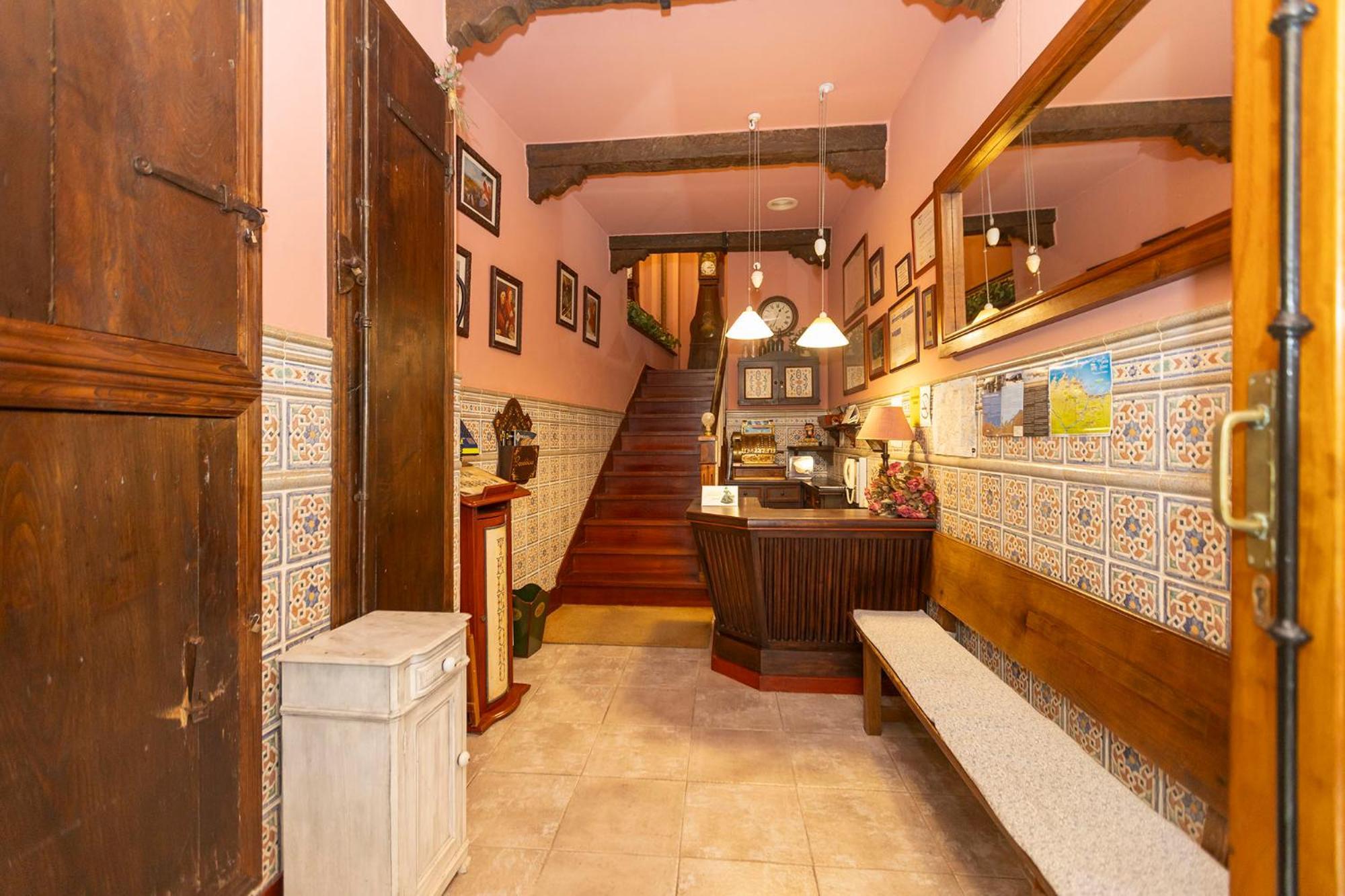 Escuder Apartamentos Turisticos Ribadeo Ngoại thất bức ảnh