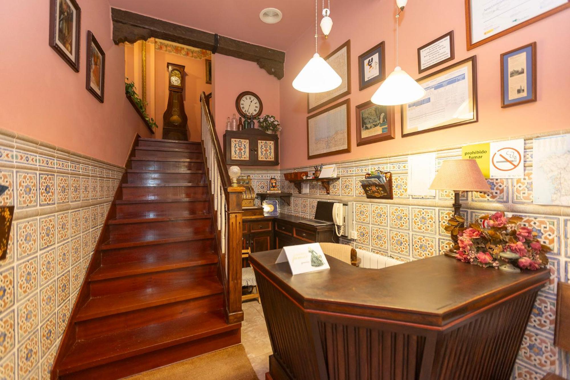 Escuder Apartamentos Turisticos Ribadeo Ngoại thất bức ảnh